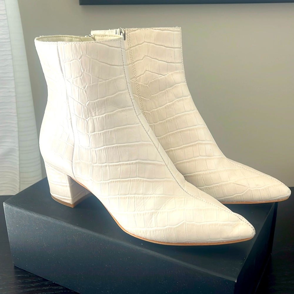 DOLCE VITA White Booties